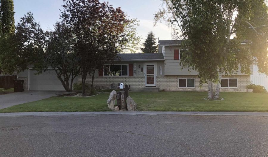 2726 Fairmont Dr, Burley, ID 83318 - 3 Beds, 2 Bath