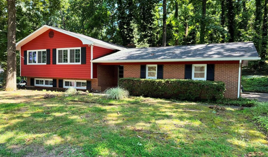 1040 PLACID Ct, Arnold, MD 21012 - 5 Beds, 3 Bath