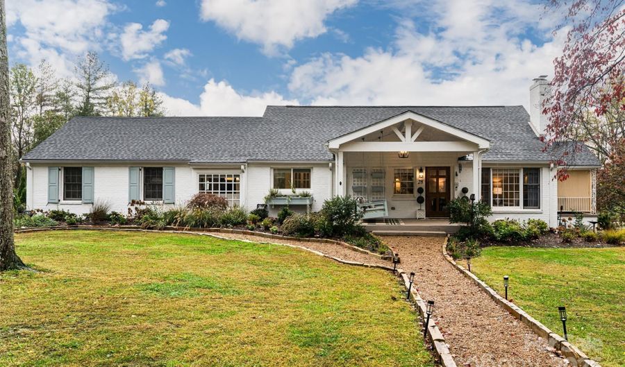 28 Ridgefield Pl, Asheville, NC 28803 - 4 Beds, 4 Bath