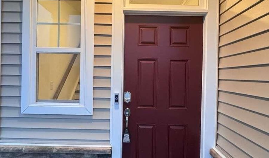 933 Glowing Star Ln, Angier, NC 27501 - 5 Beds, 3 Bath