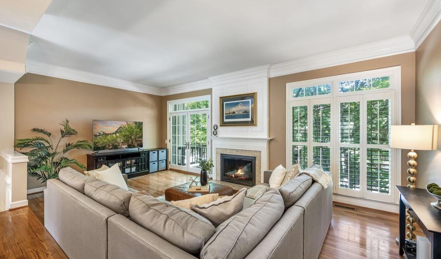 4672 KELL Ln, Alexandria, VA 22311 - 3 Beds, 4 Bath