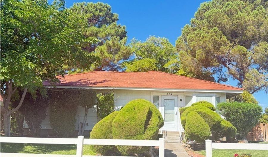 504 Cherry St, Boulder City, NV 89005 - 3 Beds, 1 Bath