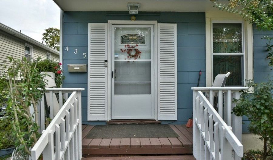 435 Northern Pkwy, Villas, NJ 07450 - 7 Beds, 3 Bath