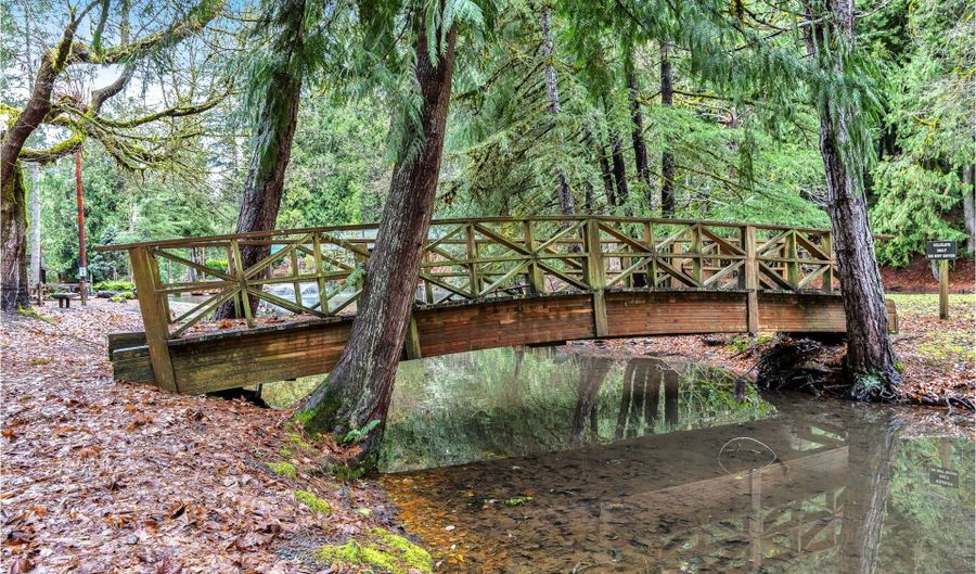 32700 SE LEEWOOD Ln, Boring, OR 97009 - 3 Beds, 2 Bath