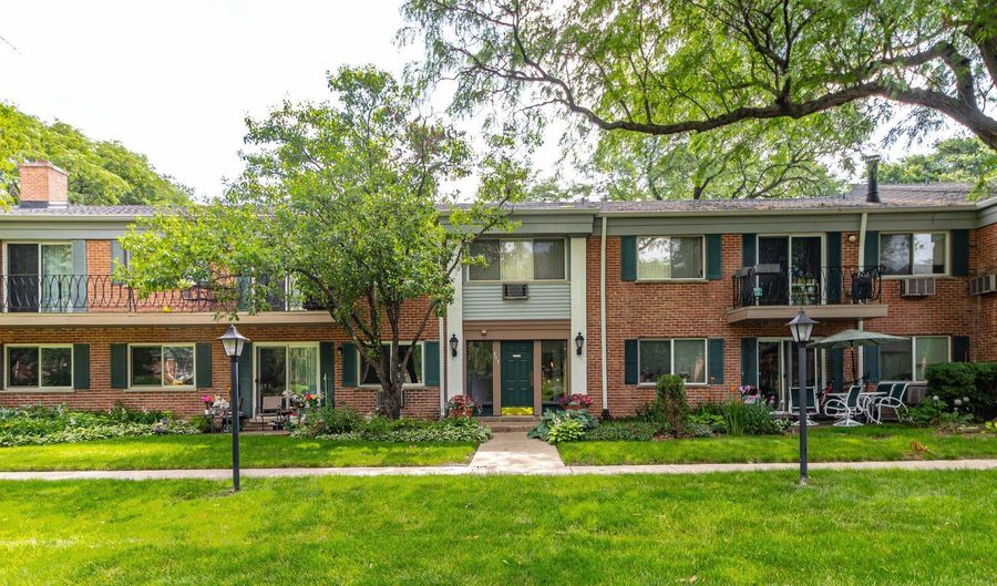 711 E Falcon Dr 201, Arlington Heights, IL 60005 - 2 Beds, 2 Bath