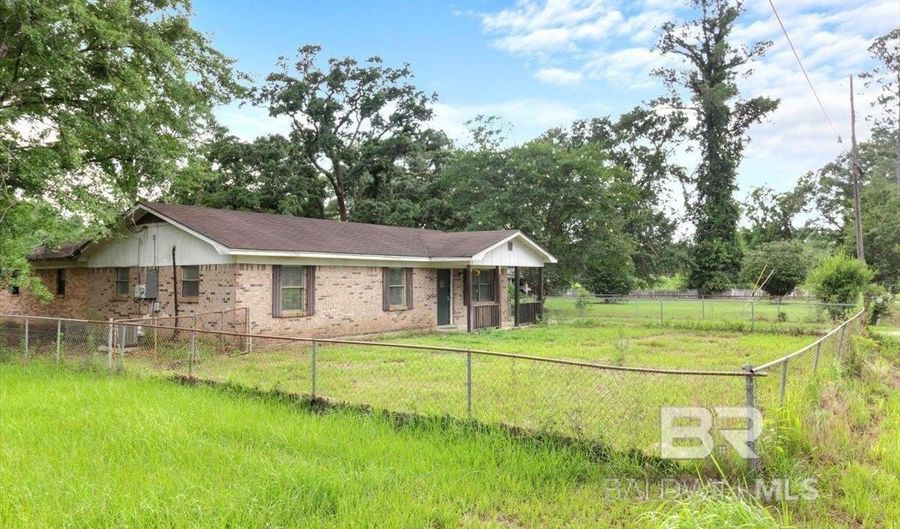 112 E Hurricane Rd, Bay Minette, AL 36507 - 4 Beds, 2 Bath