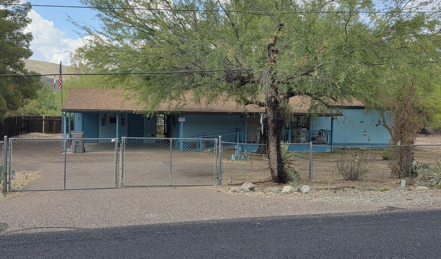 18820 E KINGS Way, Black Canyon City, AZ 85324 - 3 Beds, 2 Bath