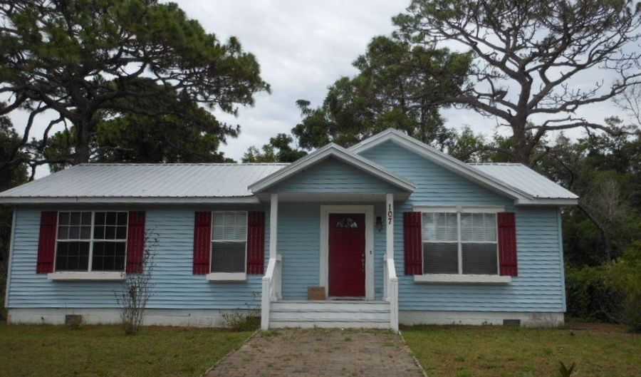 107 15th St, Apalachicola, FL 32320 - 2 Beds, 2 Bath