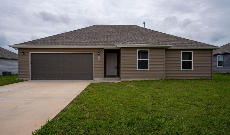 110 Pin Oak Dr Dr, Aurora, MO 65605 - 3 Beds, 2 Bath