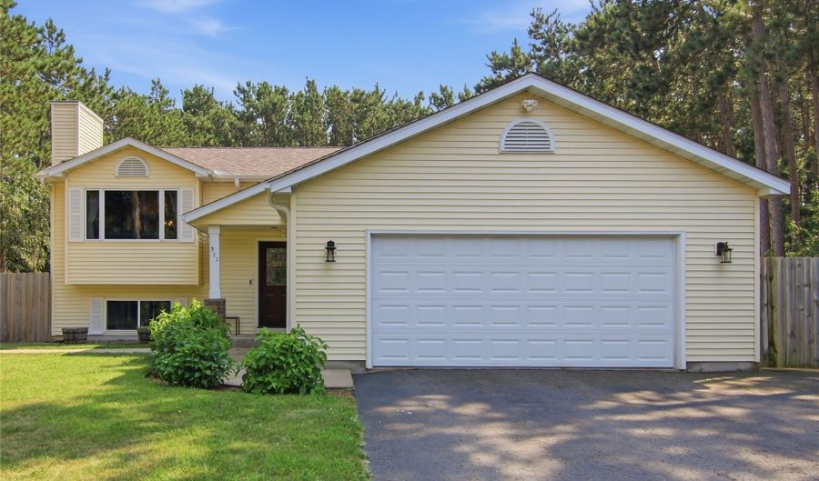 511 S Beach Dr, Altoona, WI 54720 - 4 Beds, 2 Bath