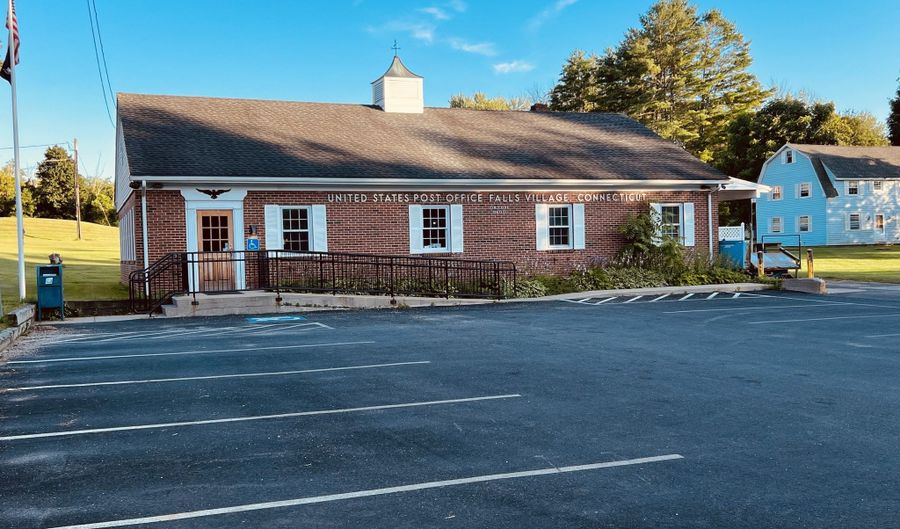 5 Miner St, Canaan, CT 06031 - 0 Beds, 2 Bath