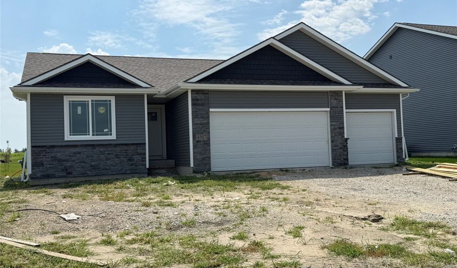 4507 NW 13th St, Ankeny, IA 50023 - 5 Beds, 3 Bath