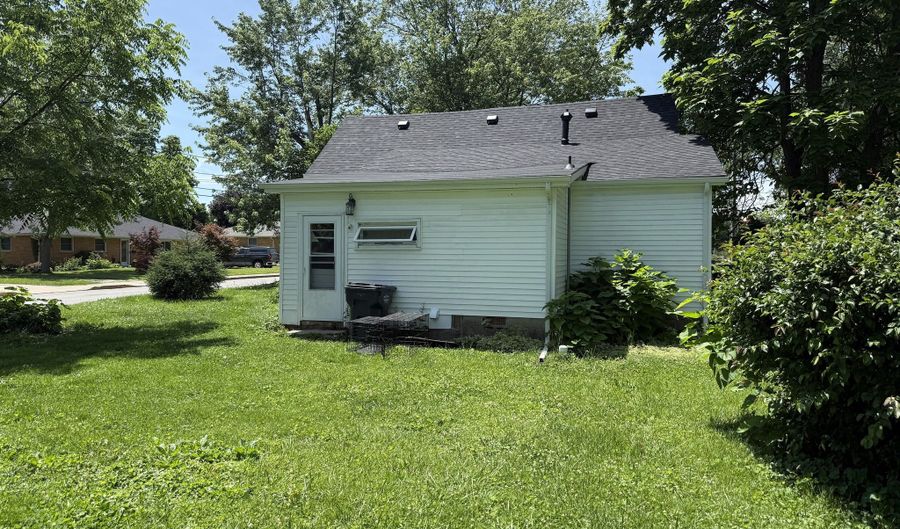 901 Columbia Ave, Alexandria, IN 46001 - 3 Beds, 1 Bath