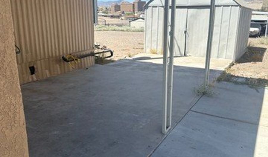189 Tedford, Bullhead City, AZ 86442 - 3 Beds, 2 Bath
