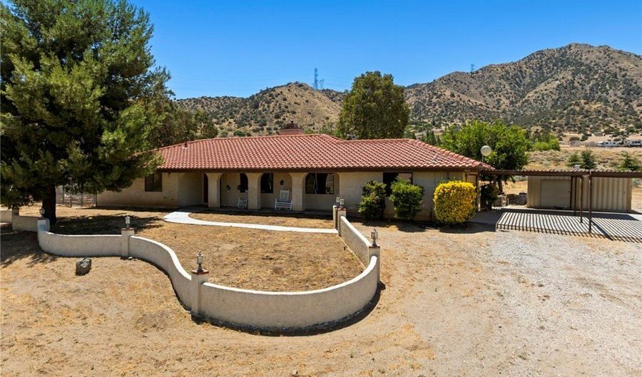 902 Searchlight Ranch Rd, Acton, CA 93510 - 3 Beds, 3 Bath