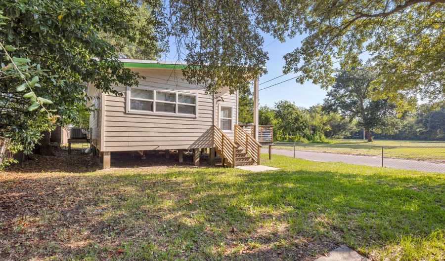 512 Peyton Dr, Biloxi, MS 39530 - 2 Beds, 1 Bath