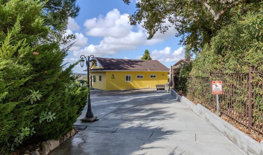 7655 E Silver Dollar Ln, Anaheim, CA 92808 - 1 Beds, 1 Bath