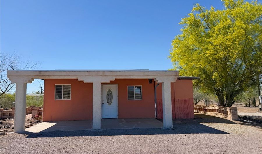 27148 Black Mountain Dr, Bouse, AZ 85325 - 3 Beds, 2 Bath