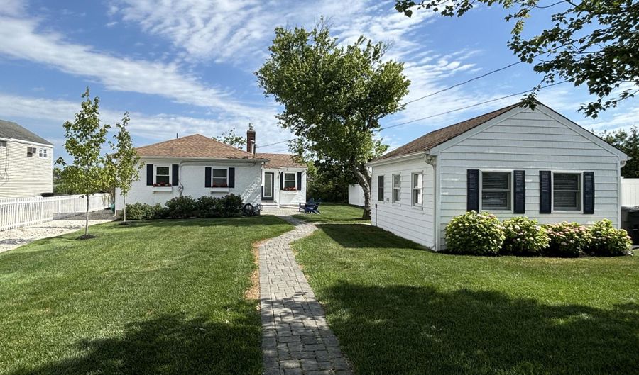 86 Bridge Ave, Bay Head, NJ 08742 - 2 Beds, 2 Bath