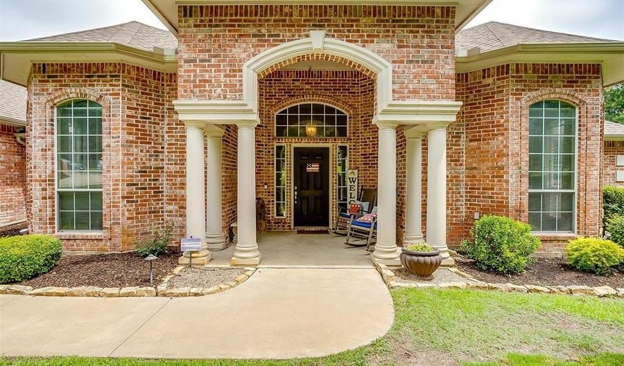 1717 Woodridge Ct, Aledo, TX 76008 - 4 Beds, 3 Bath
