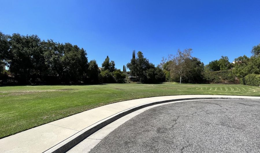 29160 Oakpath Dr, Agoura Hills, CA 91301 - 6 Beds, 5 Bath