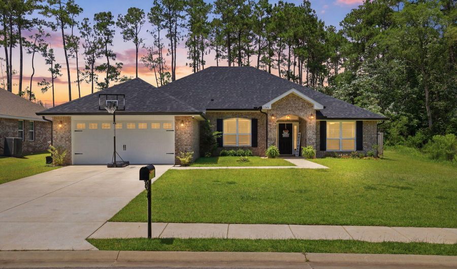6268 Emerald Lk Dr, Biloxi, MS 39532 - 4 Beds, 3 Bath