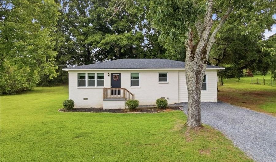 2398 Hall Station Rd NW, Adairsville, GA 30103 - 3 Beds, 2 Bath