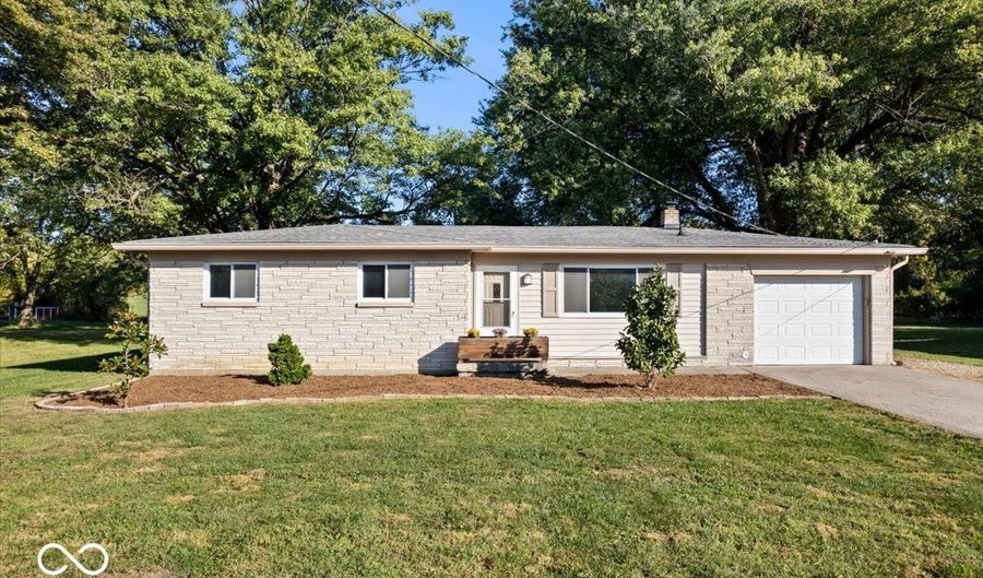 1348 W County Line Rd, Indianapolis, IN 46217 - 3 Beds, 2 Bath
