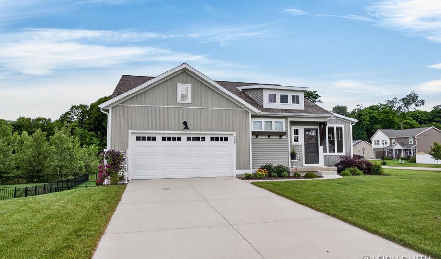 5901 Lynn Dr, Allendale, MI 49401 - 4 Beds, 3 Bath