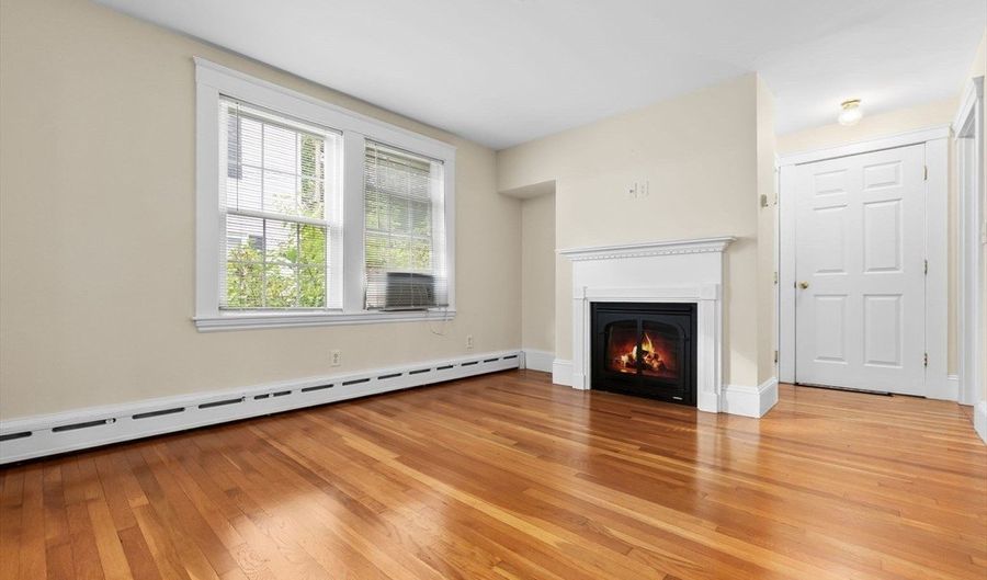 27 High St 1, Beverly, MA 01915 - 2 Beds, 2 Bath
