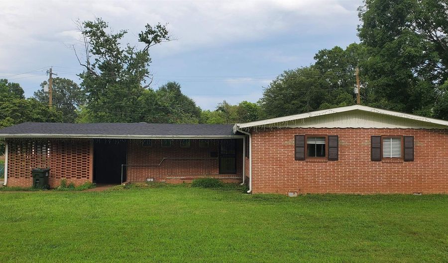 1305 S Madison St, Athens, AL 35611 - 3 Beds, 2 Bath