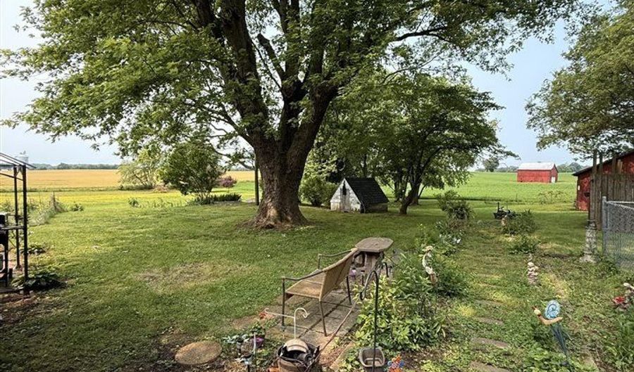 9101 Nashville Rd, Adairville, KY 42202 - 5 Beds, 2 Bath