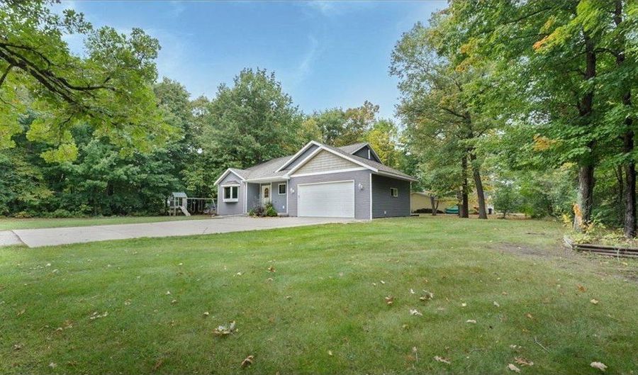 151 Bluffs Rd NW, Alexandria, MN 56308 - 4 Beds, 3 Bath