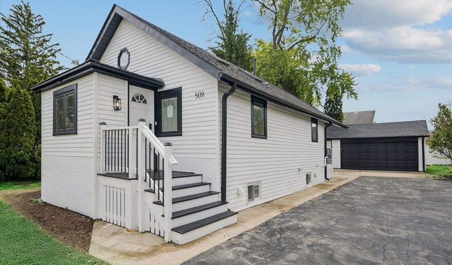 509 E Lincoln St, Arlington Heights, IL 60005 - 3 Beds, 2 Bath