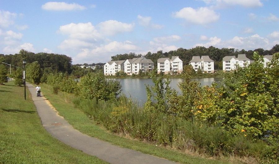 6944 ELLINGHAM Cir #A, Alexandria, VA 22315 - 2 Beds, 2 Bath