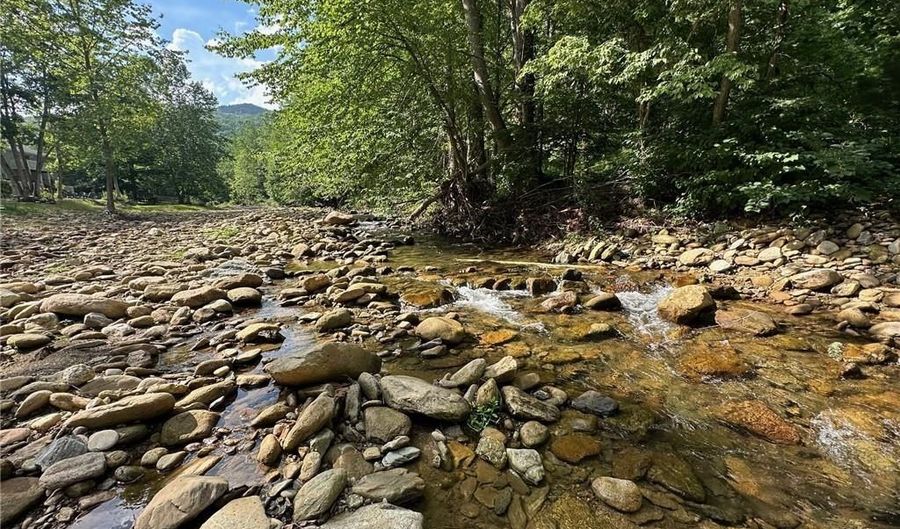 253 River Road 1, Banner Elk, NC 28604 - 2 Beds, 2 Bath