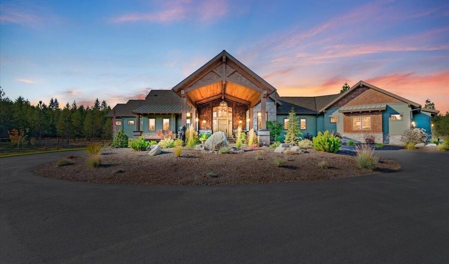 8236 E SCOUT TRAIL Rd, Athol, ID 83801 - 5 Beds, 4 Bath