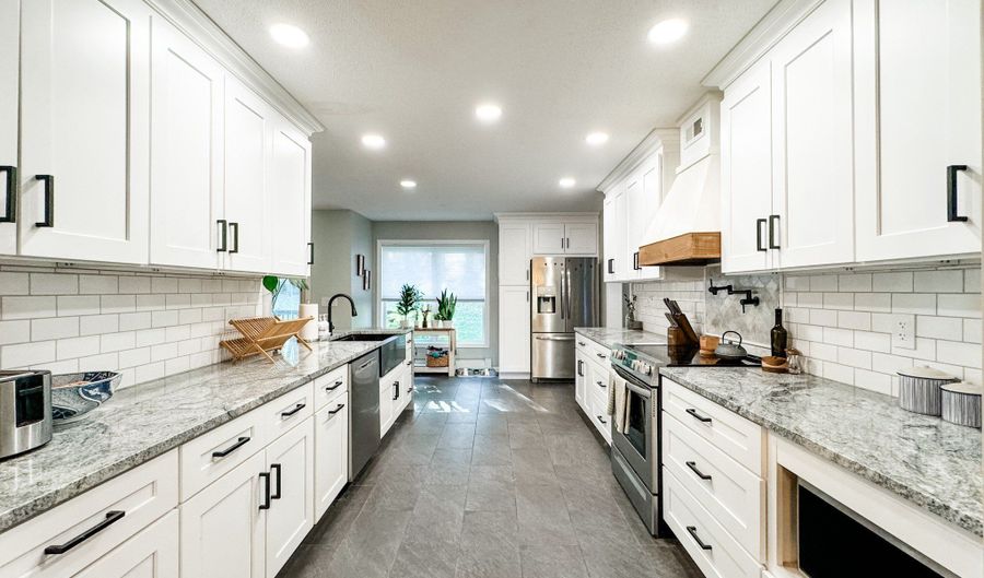 372 Church St, Brooklyn, CT 06234 - 3 Beds, 3 Bath