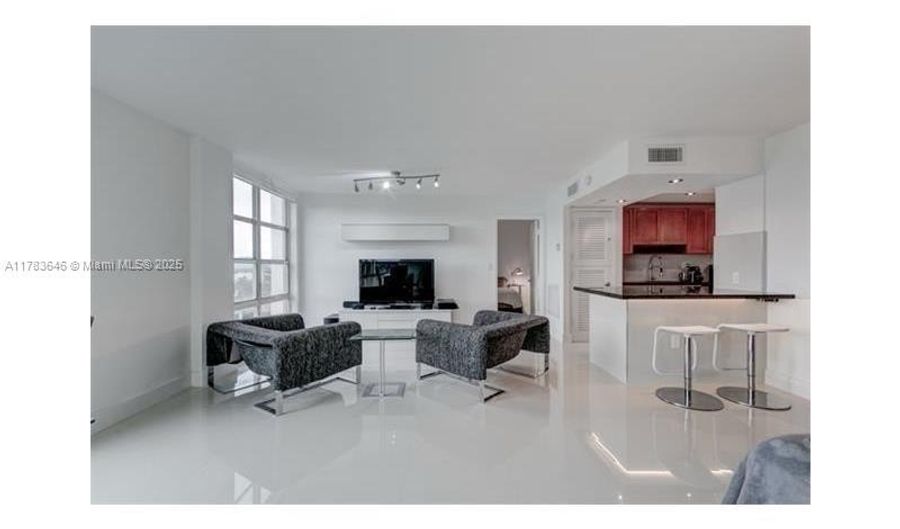 9800 W Bay Harbor Dr 507, Bay Harbor Islands, FL 33154 - 1 Beds, 2 Bath