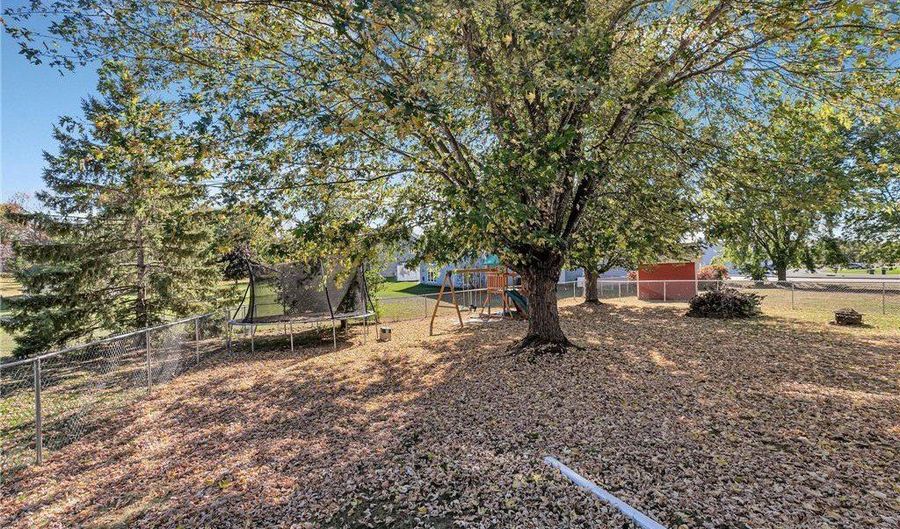 906 21st St SE, St. Cloud, MN 56304 - 4 Beds, 3 Bath