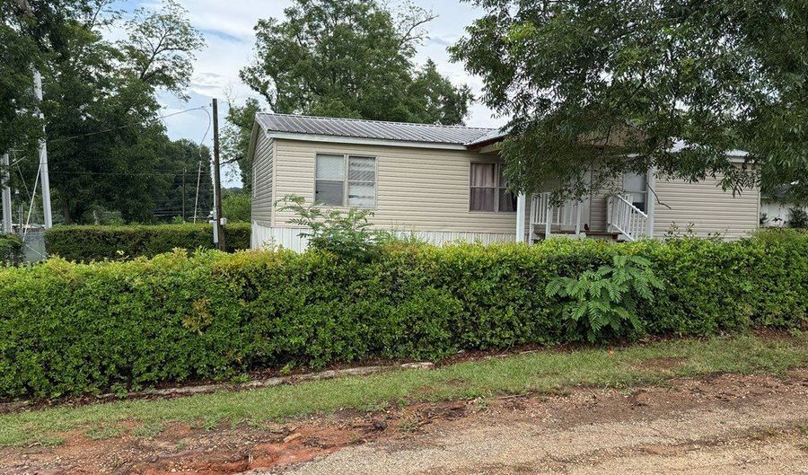 30 Church St, Ariton, AL 36311 - 4 Beds, 2 Bath