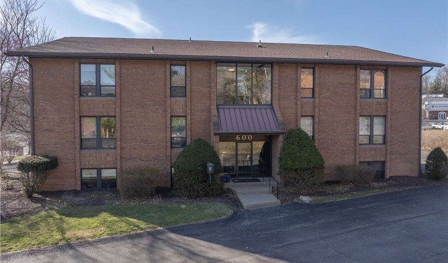 600 Commerce Dr, Coraopolis, PA 15108 - 0 Beds, 0 Bath