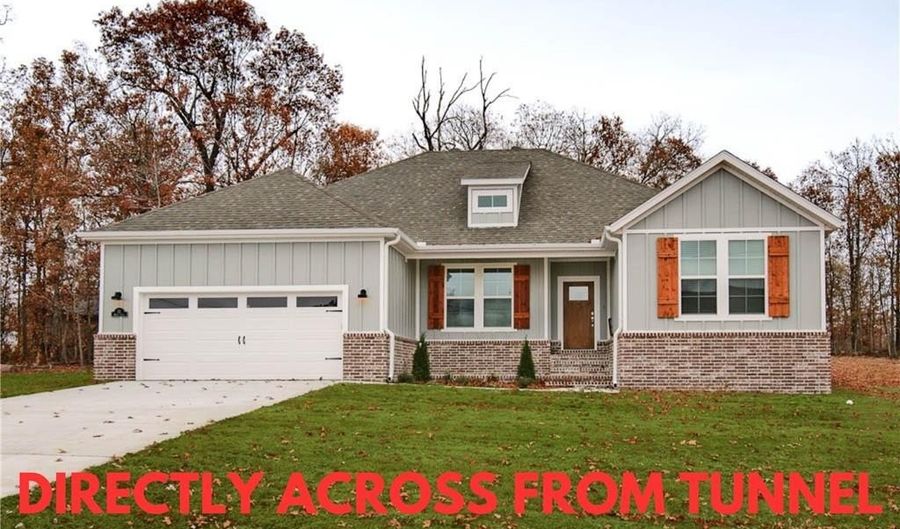 8 Plymouth Cir, Bella Vista, AR 72715 - 4 Beds, 2 Bath