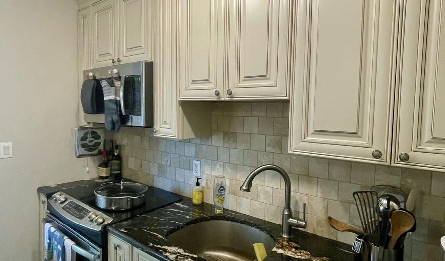 7 King James Ln, Atlantic Highlands, NJ 07716 - 1 Beds, 1 Bath