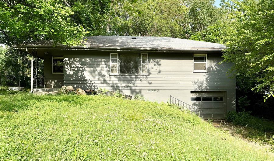 3501 SW 7th St, Des Moines, IA 50315 - 3 Beds, 1 Bath