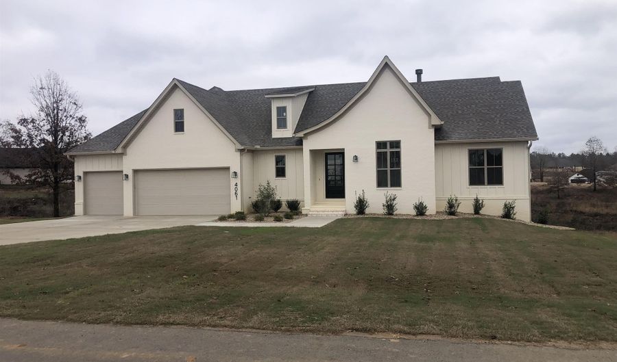 4061 Creek Top, Bauxite, AR 72011 - 4 Beds, 2 Bath