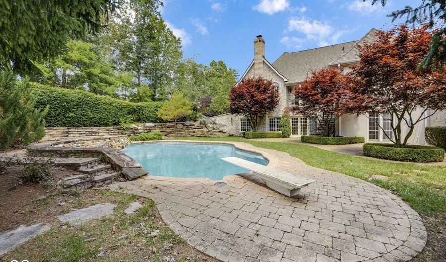 13198 N County Road 400 E, Batesville, IN 47006 - 6 Beds, 9 Bath