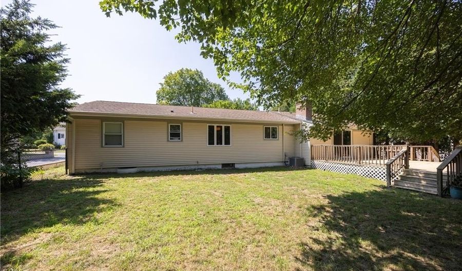 5 W View Ave, North Providence, RI 02911 - 3 Beds, 3 Bath