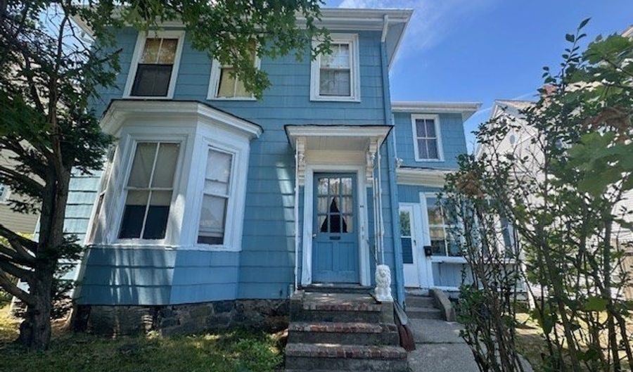 31 Amherst St, Boston, MA 02131 - 3 Beds, 2 Bath