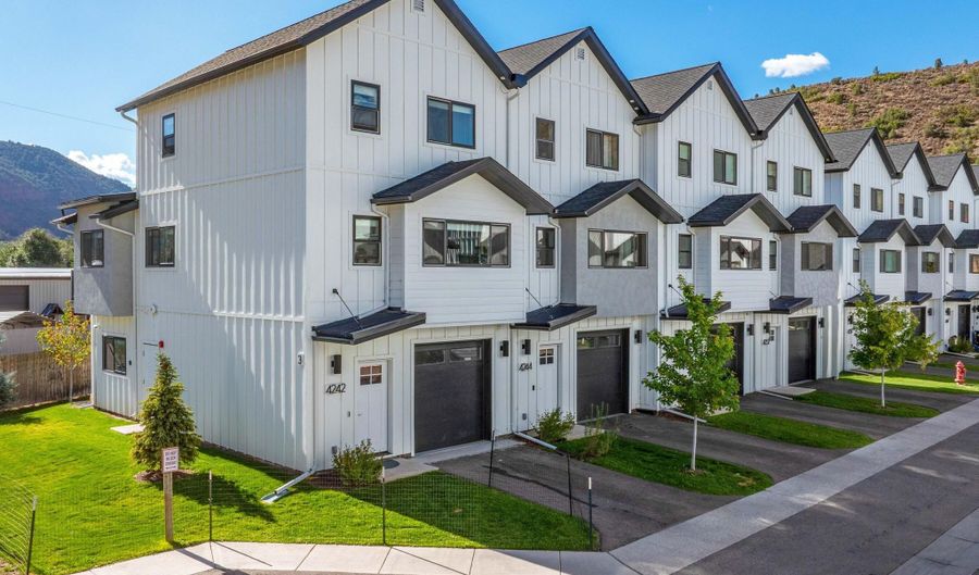 4242 Ripple Ln, Glenwood Springs, CO 81601 - 3 Beds, 4 Bath
